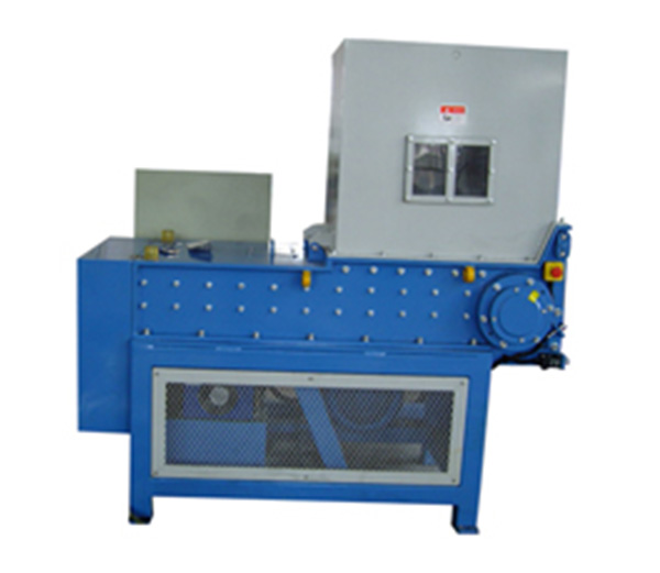 693166062654686.jpg 單軸強(qiáng)力撕碎機(jī)